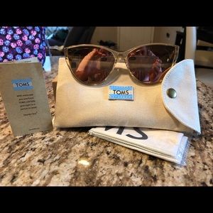 New brand new rare TOMS sunglasses